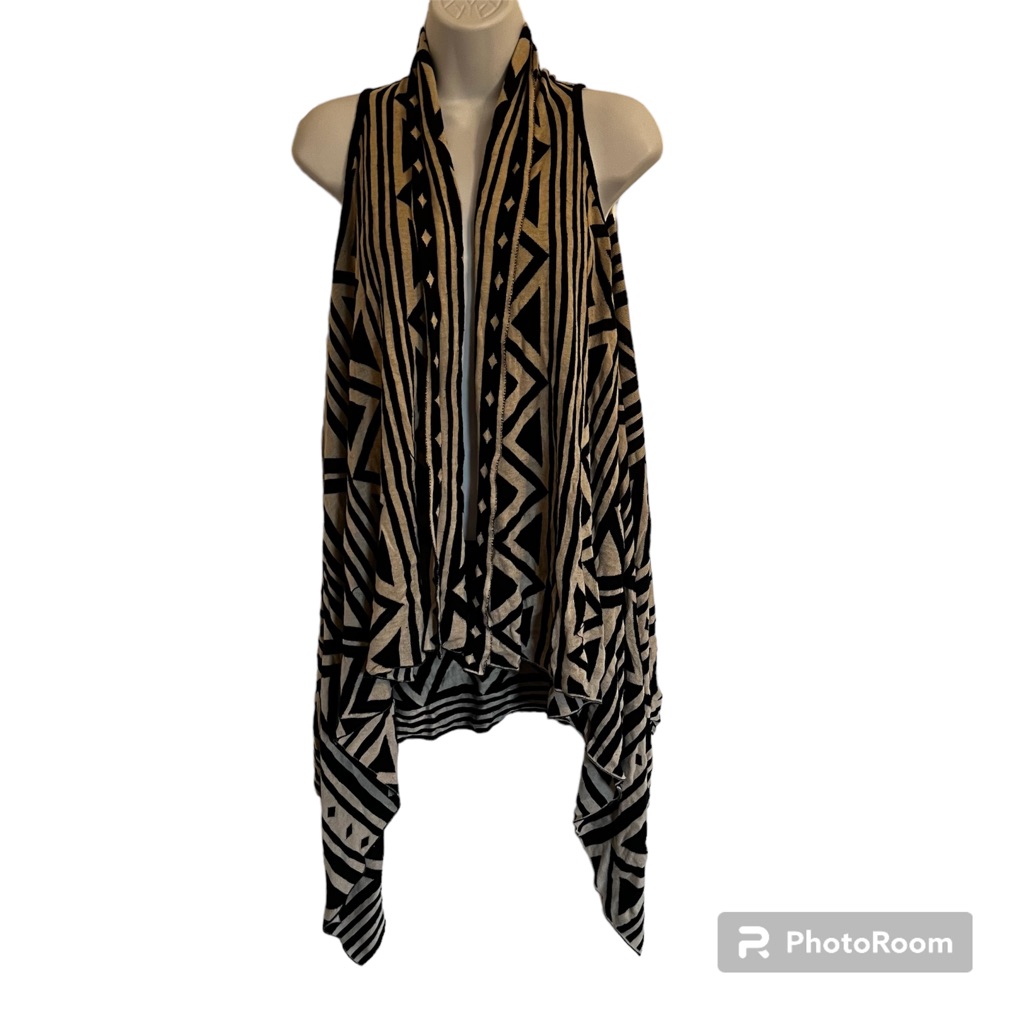 Chelsea & Violet Sleeveless Open Sweater